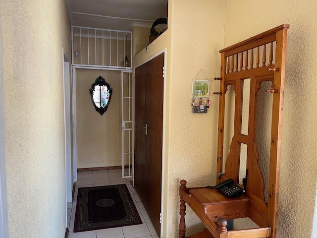 4 Bedroom Property for Sale in Avondale Western Cape